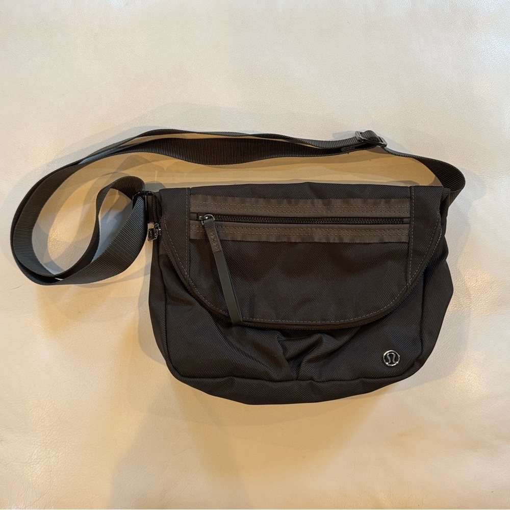 Lululemon Dark Olive Green Festival Crossbody Bag - Picture 7 of 12